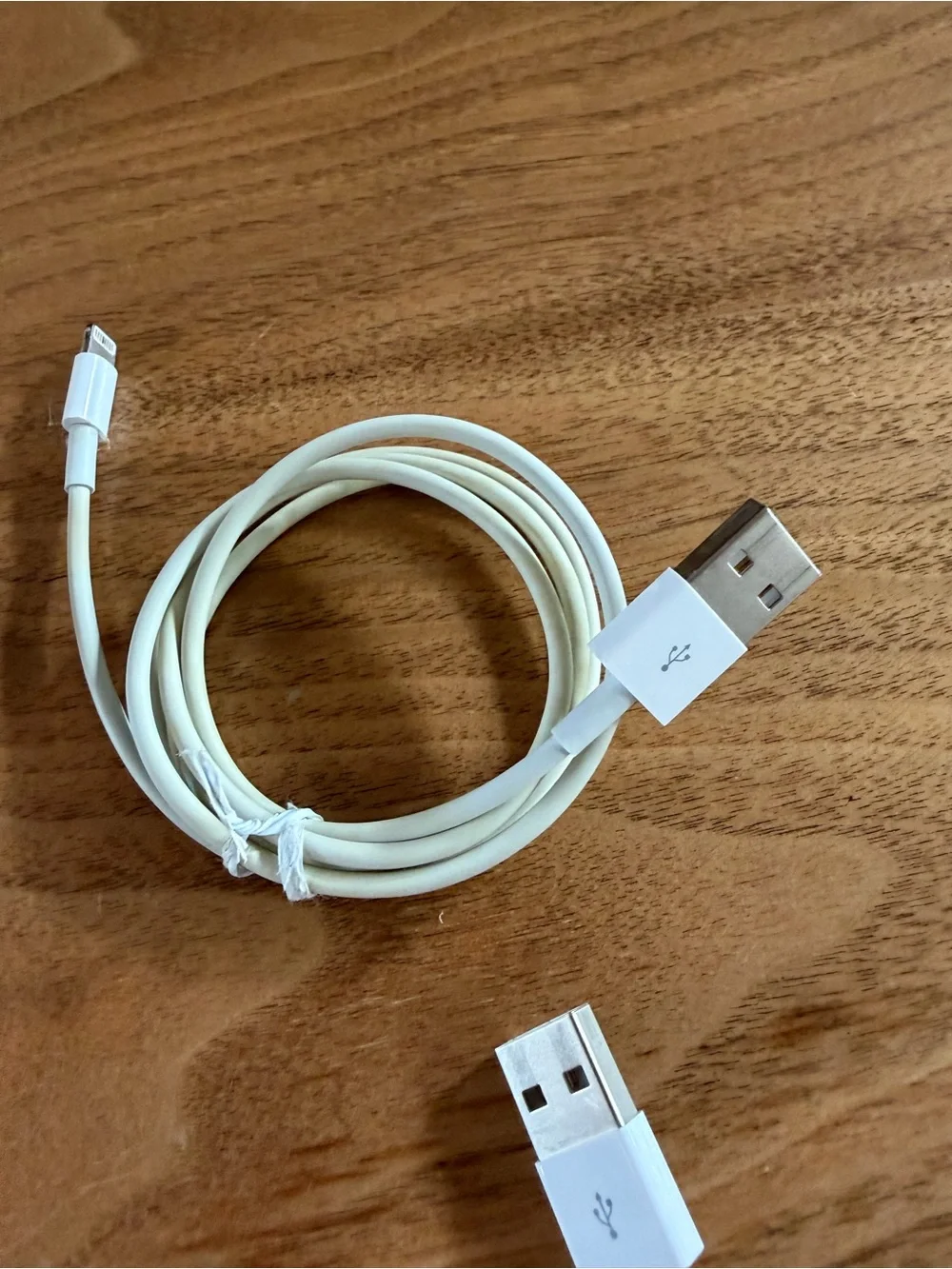 5 Apple USB to lightning Charging Cables - Compatible Cell Phone & Accessories
